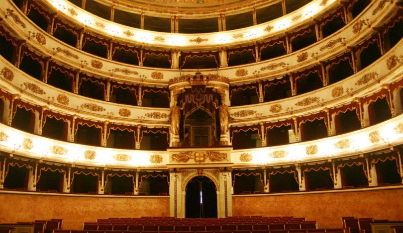 Il Teatro Municipale di Casale si illumina